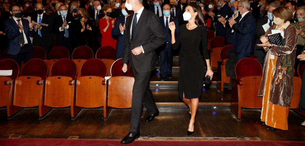 Felipe VI asiste a un concierto en su primera salida tras un confinamiento que se le hizo 