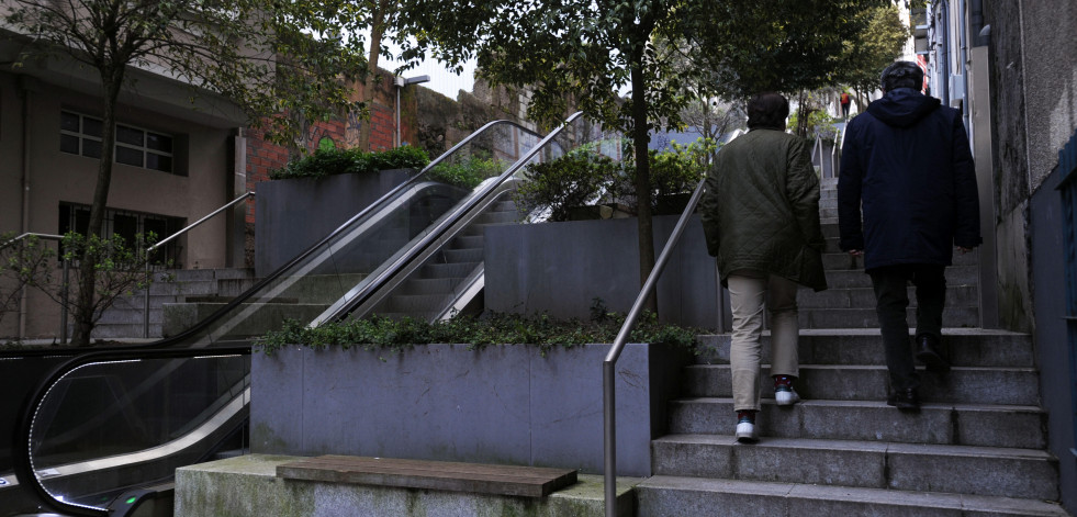 Urbanismo estudia cubrir la escalera de Maestro Clavé para evitar averías