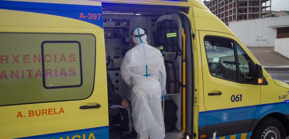 Evacúan a un ciclista inconsciente en Arteixo