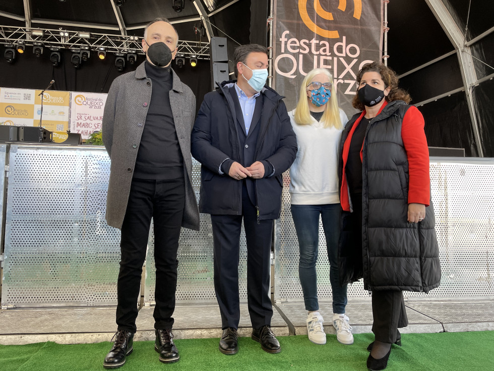 Rivas y Formoso posan durante su visita a la feria