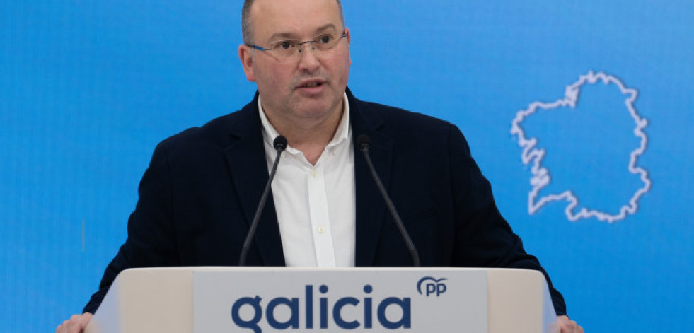 El PP gallego “ya echa de menos” a Feijóo y enfría  las prisas ante la sucesión