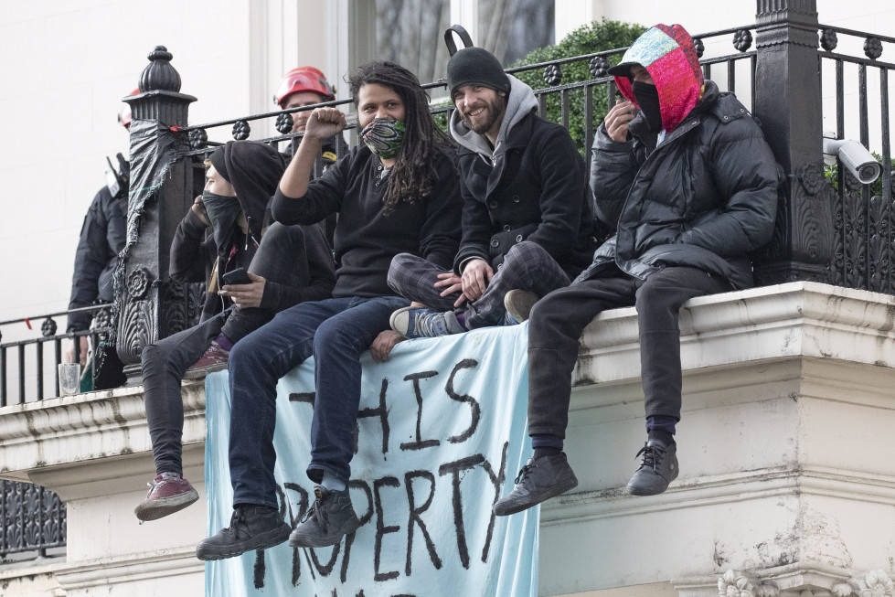 Un grupo de okupas en la casa de un magnate ruso en Londres